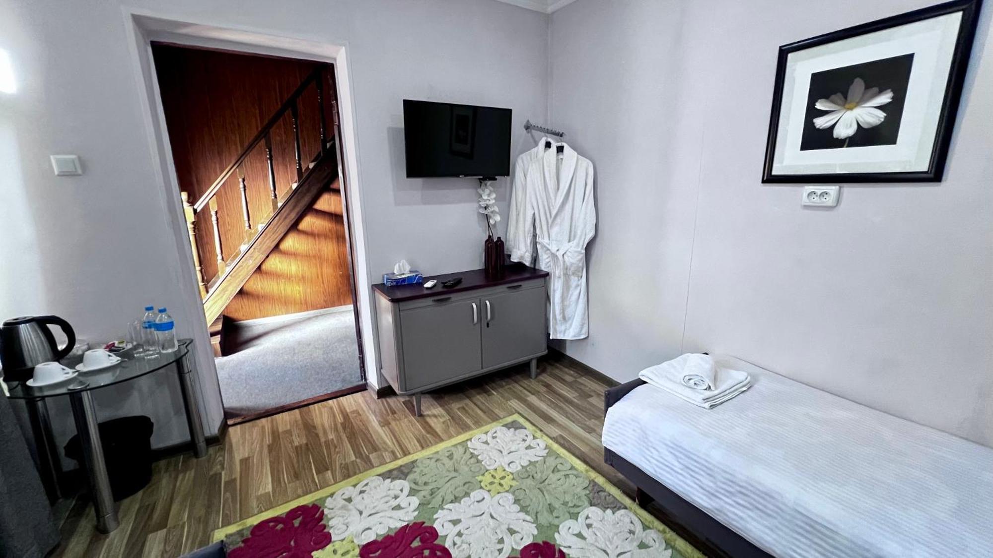 Frоdо - Cozy As A Home For 4-6 Persons 塔什干 外观 照片